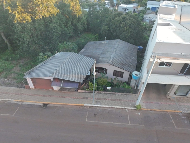 VENDE-SE CASA COM ÓTIMA LOCALIZAÇÃO!: 10ª foto da galeria de imagens do imóvel