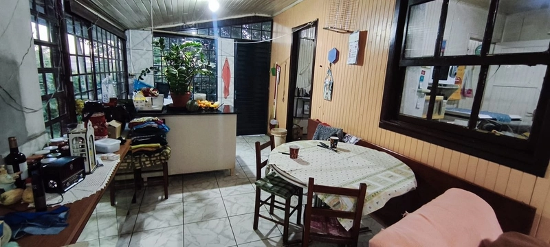 VENDE-SE CASA COM ÓTIMA LOCALIZAÇÃO!: 6ª foto da galeria de imagens do imóvel