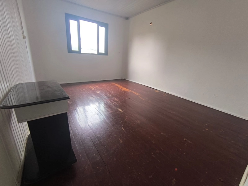 VENDE-SE CASA COM ÓTIMA LOCALIZAÇÃO: 6ª foto da galeria de imagens do imóvel