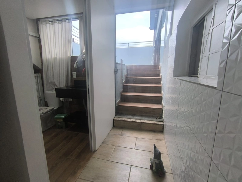 Casa de Alto Padrão à Venda: 2ª foto da galeria de imagens do imóvel