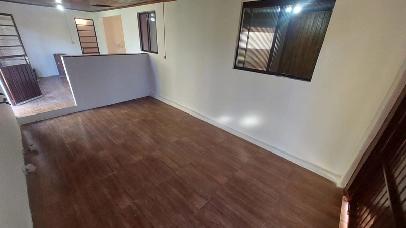 Linda Casa à Venda - 3 Dormitórios: 13ª foto da galeria de imagens do imóvel