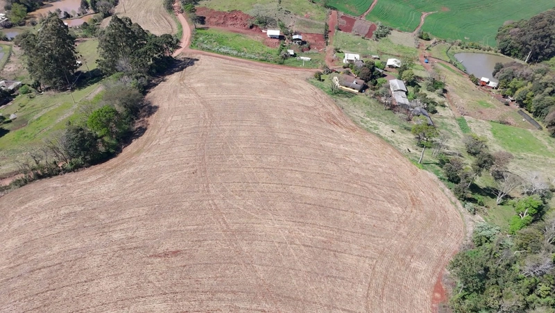 OPORTUNIDADE PARA VOCÊ QUE PROCURA UM SÍTIO PRÓXIMO DA CIDADE!: 9ª foto da galeria de imagens do imóvel