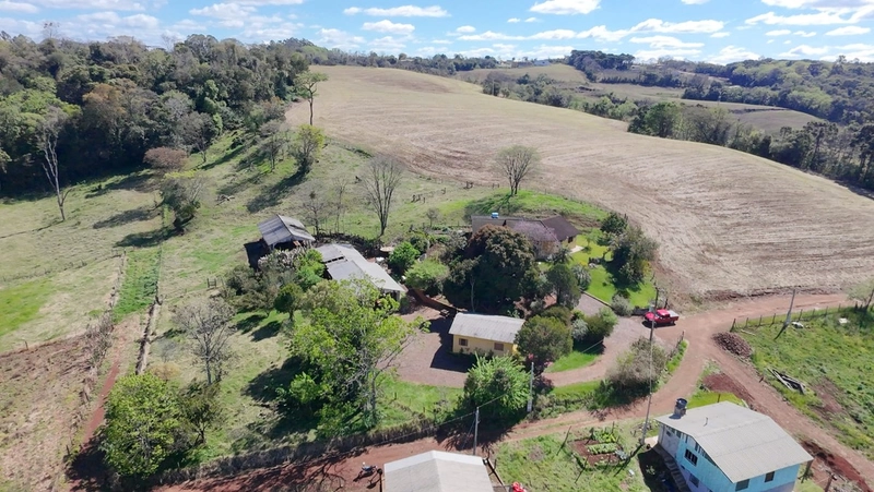 OPORTUNIDADE PARA VOCÊ QUE PROCURA UM SÍTIO PRÓXIMO DA CIDADE!: 8ª foto da galeria de imagens do imóvel