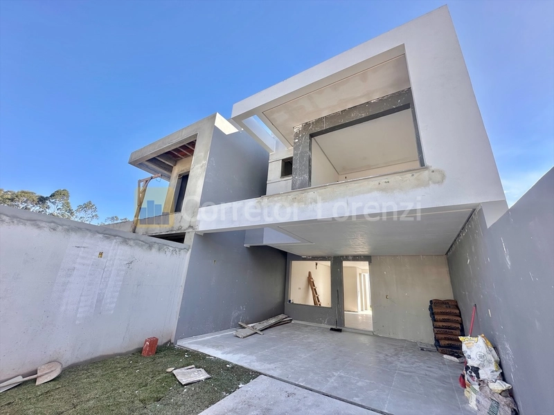 Casa em construção no loteamento Chácara Hamburguesa