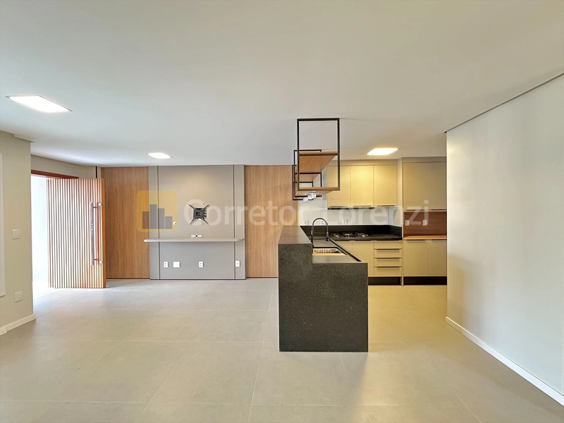 Sobrado novo e mobiliado, no bairro Hamburgo Velho: 2ª foto da galeria de imagens do imóvel