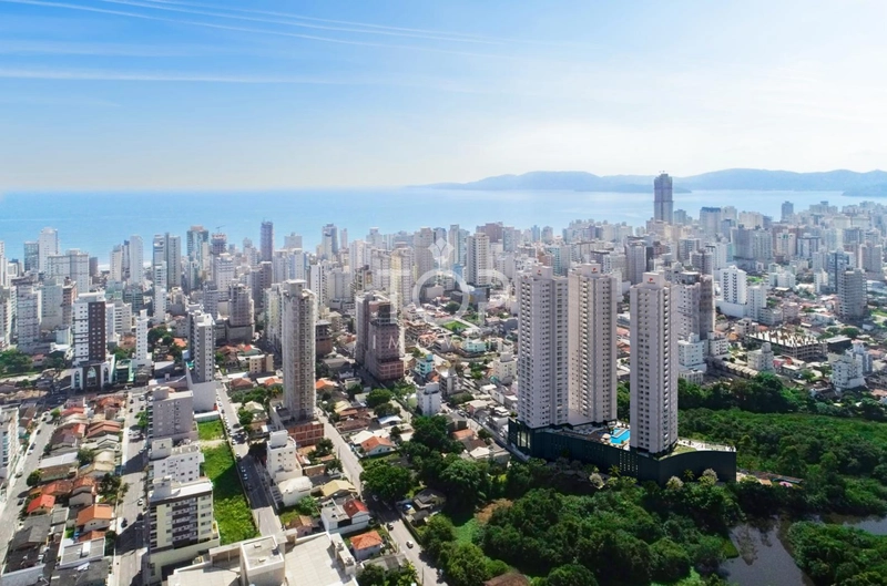 LINDO HOME CLUB EM MEIA PRAIA: 30ª foto da galeria de imagens do imóvel