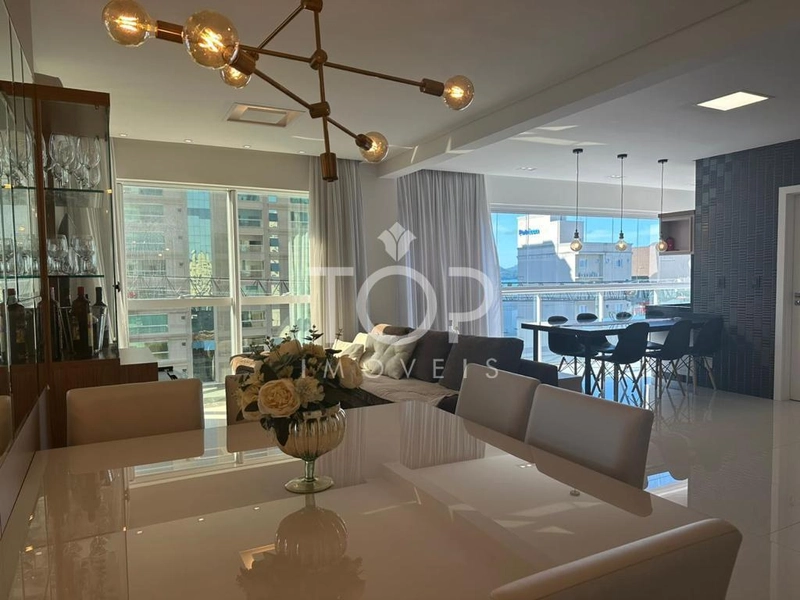 LINDO APARTAMENTO MEIA PRAIA, QUADRA DO MAR!: 13ª foto da galeria de imagens do imóvel