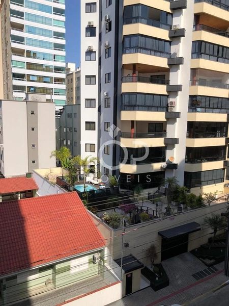 APARTAMENTO COM TERRAÇO EM MEIA PRAIA : 2ª foto da galeria de imagens do imóvel