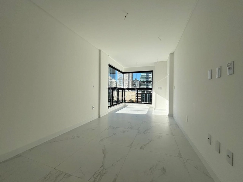 APARTAMENTO PRONTO EM MEIA PRAIA: 1ª foto da galeria de imagens do imóvel