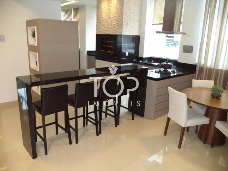 APARTAMENTO DE FRENTE PARA AVENIDA - MEIA PRAIA: 6ª foto da galeria de imagens do imóvel
