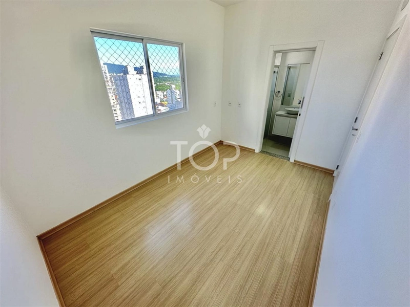 APARTAMENTO DE FRENTE PARA AVENIDA - MEIA PRAIA: 15ª foto da galeria de imagens do imóvel