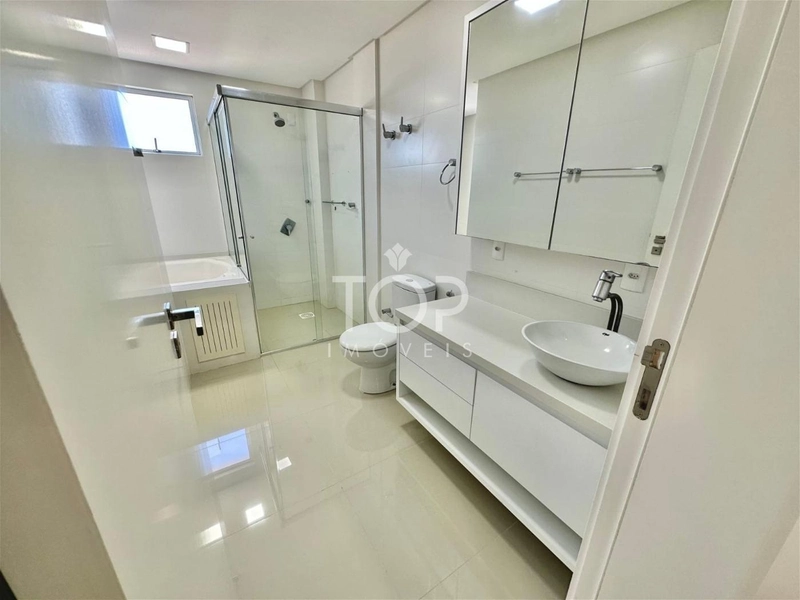APARTAMENTO DE FRENTE PARA AVENIDA - MEIA PRAIA: 19ª foto da galeria de imagens do imóvel