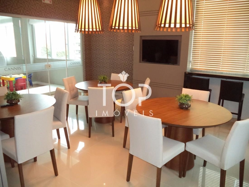 APARTAMENTO DE FRENTE PARA AVENIDA - MEIA PRAIA: 8ª foto da galeria de imagens do imóvel
