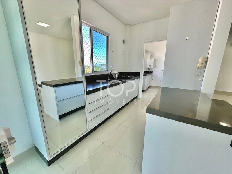 APARTAMENTO DE FRENTE PARA AVENIDA - MEIA PRAIA: 10ª foto da galeria de imagens do imóvel