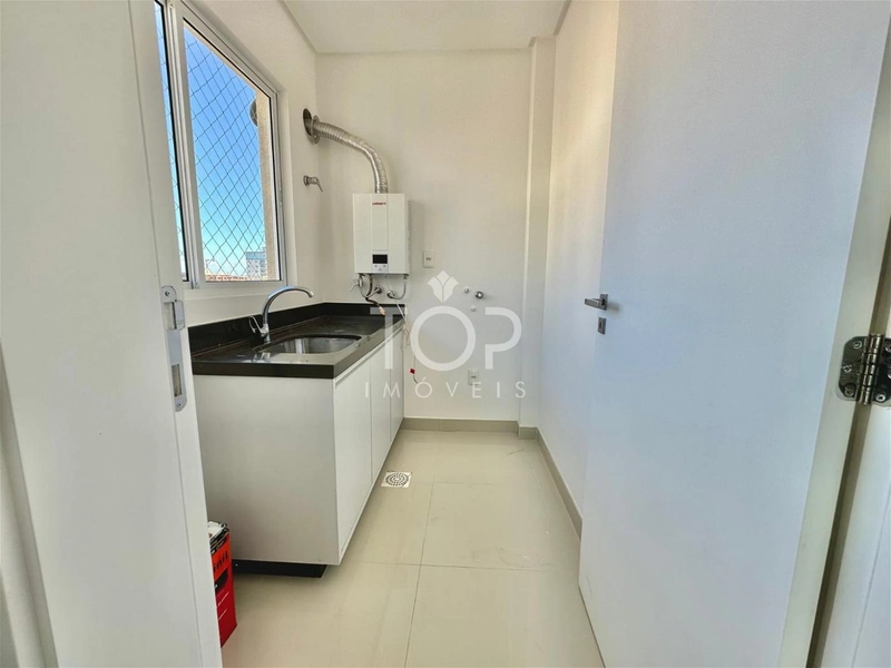 APARTAMENTO DE FRENTE PARA AVENIDA - MEIA PRAIA: 11ª foto da galeria de imagens do imóvel