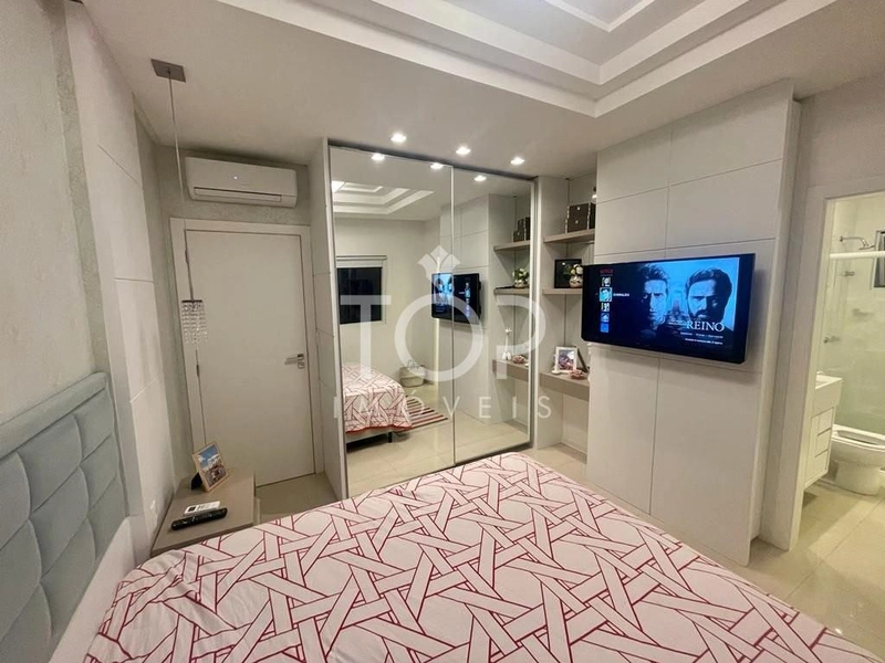 APARTAMENTO FINAMENTE MOBILIADO MEIA PRAIA!: 14ª foto da galeria de imagens do imóvel
