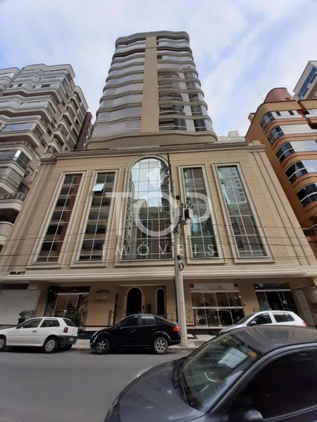 APARTAMENTO FINAMENTE MOBILIADO MEIA PRAIA!: 2ª foto da galeria de imagens do imóvel