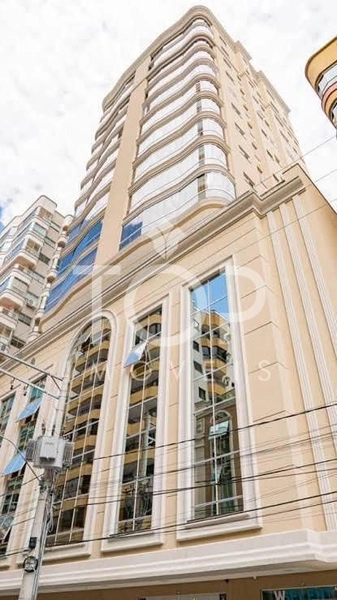 APARTAMENTO FINAMENTE MOBILIADO MEIA PRAIA!: 3ª foto da galeria de imagens do imóvel