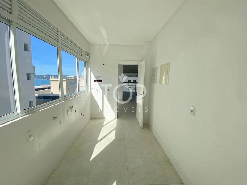 APARTAMENTO PENTHOUSE QUADRA MAR EM MEIA PRAIA: 30ª foto da galeria de imagens do imóvel