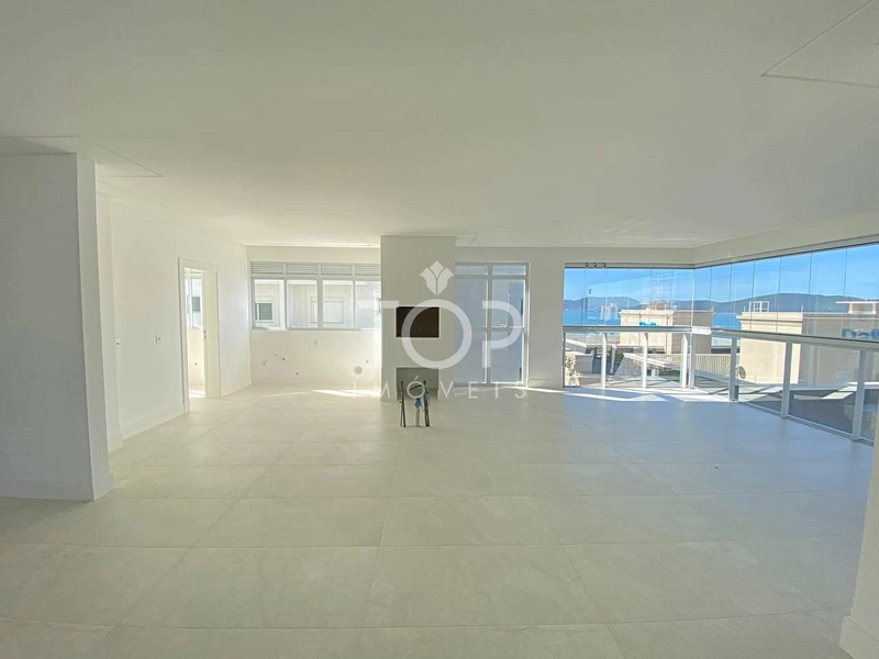 APARTAMENTO PENTHOUSE QUADRA MAR EM MEIA PRAIA: 1ª foto da galeria de imagens do imóvel