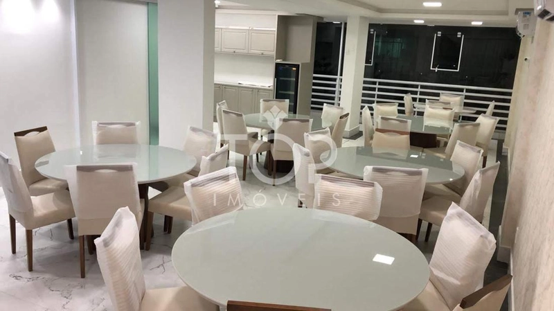 APARTAMENTO PRONTO E MOBILIADO QUADRA MAR: 2ª foto da galeria de imagens do imóvel