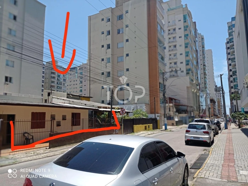 CASA PARA PERMUTA / VENDA : 1ª foto da galeria de imagens do imóvel
