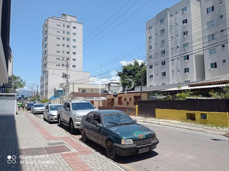 CASA PARA PERMUTA / VENDA : 2ª foto da galeria de imagens do imóvel