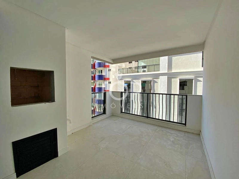 APARTAMENTO PRONTO PARA MORAR EM MEIA PRAIA : 2ª foto da galeria de imagens do imóvel