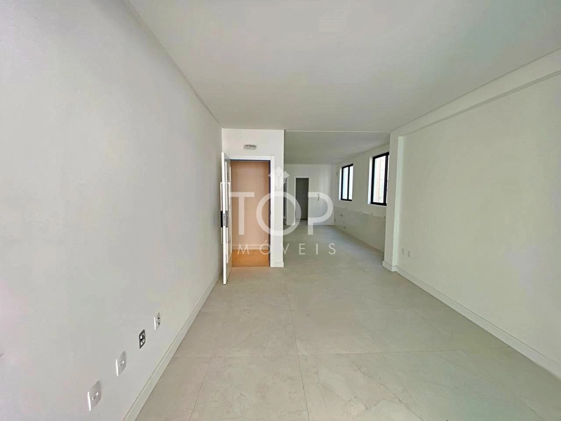 APARTAMENTO PRONTO PARA MORAR EM MEIA PRAIA : 1ª foto da galeria de imagens do imóvel