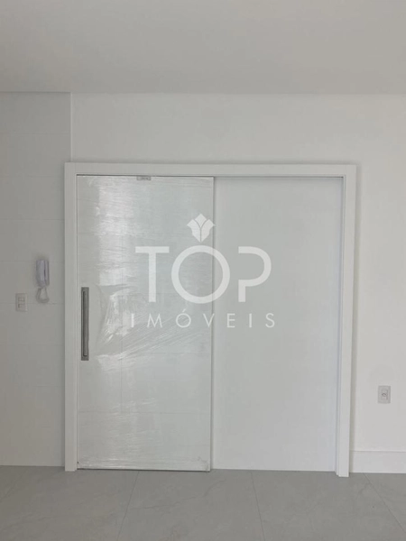 APARTAMENTO COM 3 SUITES E 2 VAGAS EM MEIA PRAIA: 18ª foto da galeria de imagens do imóvel