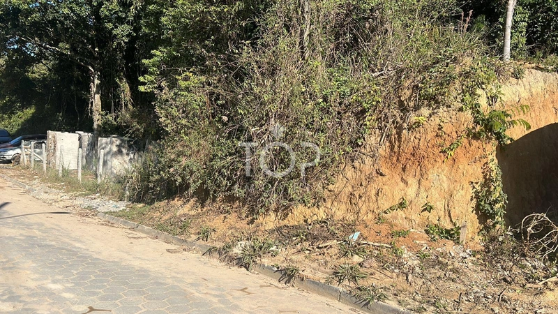TERRENO EM BOMBINHAS / BOMBAS COM 3.750 M2 : 1ª foto da galeria de imagens do imóvel