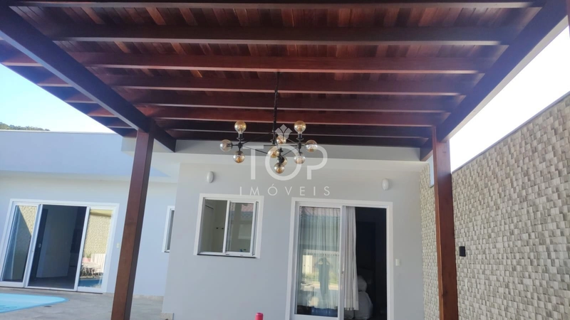 CASA EM BOMBINHAS - SC: 22ª foto da galeria de imagens do imóvel