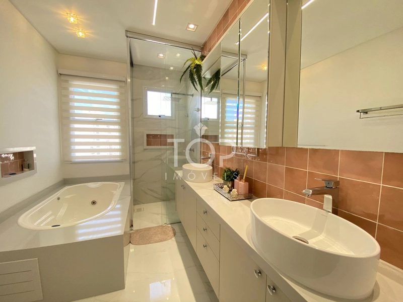 DUPLEX QUADRA MAR COM PISCINA, VISTA MAR MOBILIADO: 47ª foto da galeria de imagens do imóvel