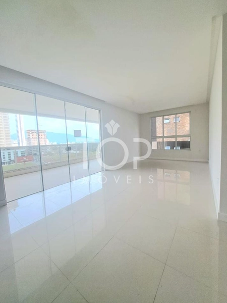 LINDO APARTAMENTO QUADRA MAR EM MEIA PRAIA!: 11ª foto da galeria de imagens do imóvel