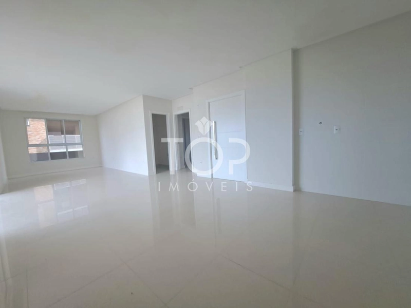 LINDO APARTAMENTO QUADRA MAR EM MEIA PRAIA!: 6ª foto da galeria de imagens do imóvel