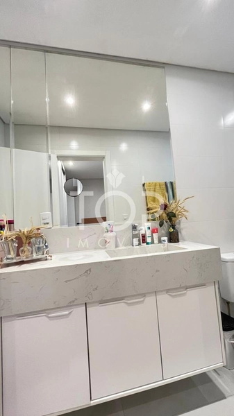 APARTAMENTO COM TERRAÇO E 3 SUITES EM MEIA PRAIA: 25ª foto da galeria de imagens do imóvel