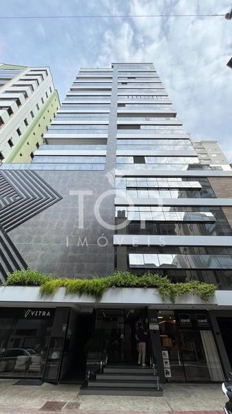 APARTAMENTO COM TERRAÇO E 3 SUITES EM MEIA PRAIA: 26ª foto da galeria de imagens do imóvel