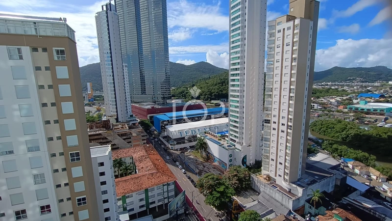 LINDO APARTAMENTO EM BALNEÁRIO CAMBORIÚ: 5ª foto da galeria de imagens do imóvel