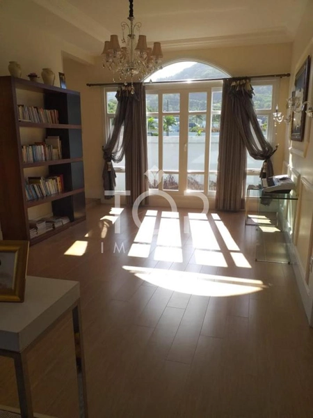CASA DE ALTO PADRÃO EM COND. FECHADO EM ITAPEMA: 5ª foto da galeria de imagens do imóvel