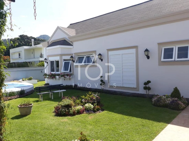 CASA DE ALTO PADRÃO EM COND. FECHADO EM ITAPEMA: 6ª foto da galeria de imagens do imóvel
