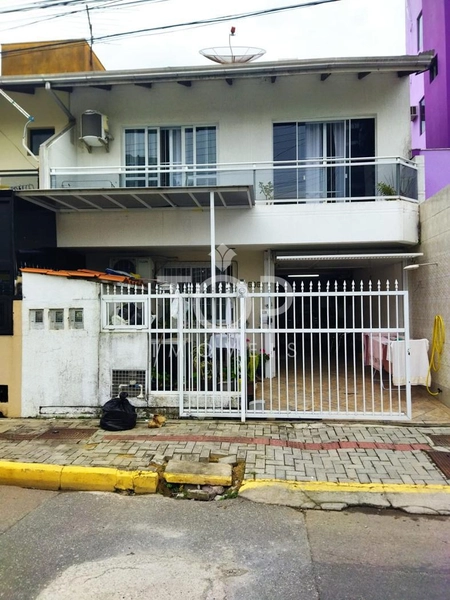 SOBRADO MEIA PRAIA FUTURA PERMUTA : 5ª foto da galeria de imagens do imóvel