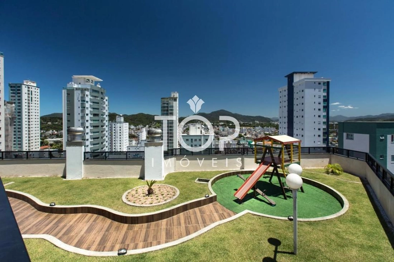 NO CENTRO DE BALNEÁRIO CAMBORIÚ: 9ª foto da galeria de imagens do imóvel