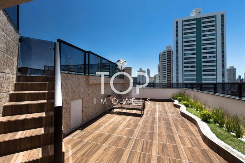 NO CENTRO DE BALNEÁRIO CAMBORIÚ: 10ª foto da galeria de imagens do imóvel