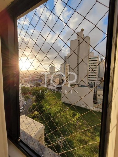 NO CENTRO DE BALNEÁRIO CAMBORIÚ: 23ª foto da galeria de imagens do imóvel