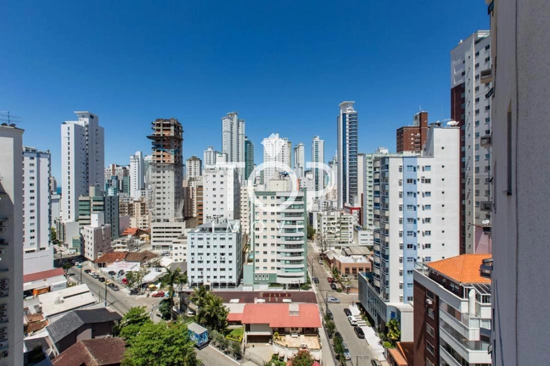 NO CENTRO DE BALNEÁRIO CAMBORIÚ: 14ª foto da galeria de imagens do imóvel