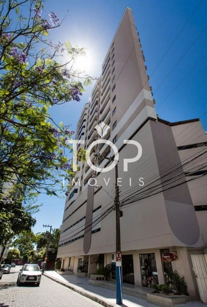 NO CENTRO DE BALNEÁRIO CAMBORIÚ: 1ª foto da galeria de imagens do imóvel