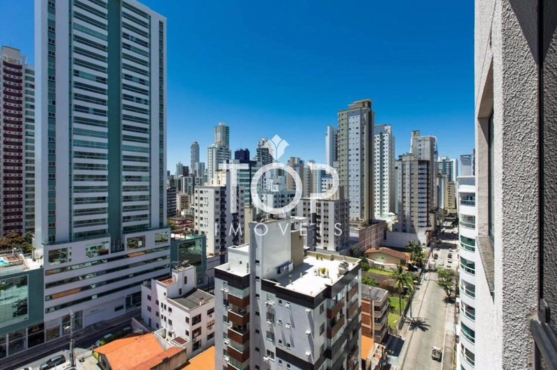 NO CENTRO DE BALNEÁRIO CAMBORIÚ: 13ª foto da galeria de imagens do imóvel