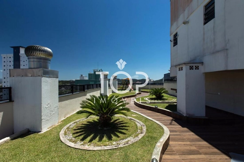 NO CENTRO DE BALNEÁRIO CAMBORIÚ: 11ª foto da galeria de imagens do imóvel