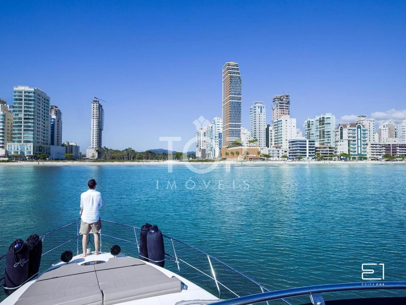 SEU FRENTE MAR EM MEIA PRAIA: 6ª foto da galeria de imagens do imóvel