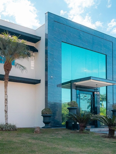 Casa de alto padrão: 3ª foto da galeria de imagens do imóvel